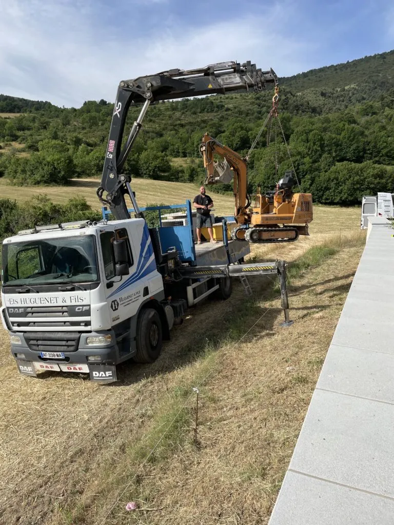 Travaux de cimetière, terrassement et pose de monuments funéraires par Huguenet & Fils à Forcalquier