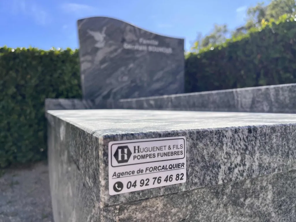 Coordonnées et numéro de téléphone de l'agence de marbrerie funéraire Huguenet & Fils à Forcalquier